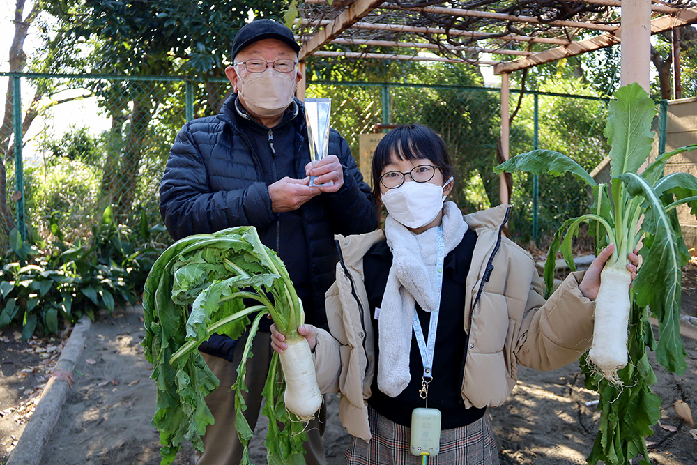 特別奨励賞を受賞した村山さんとお孫さん